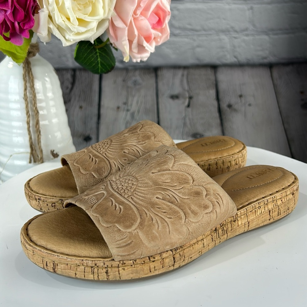 BORN Tan Debossed Floral Leather Slip On Slide Sandals Summer Beach
